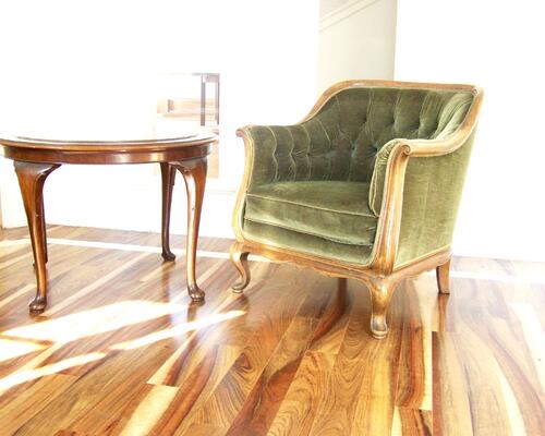 Ausstellung Grüner Sessel