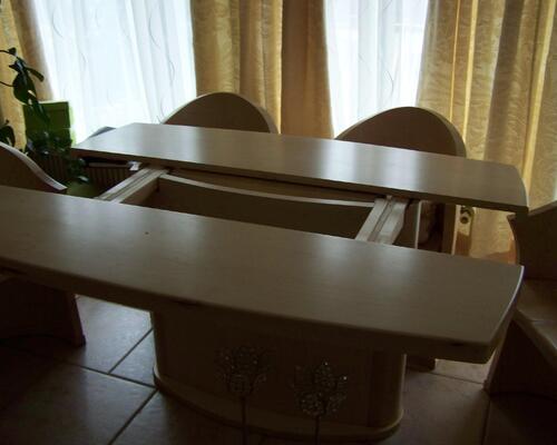 Tisch und Stühle, Maßanfertigung