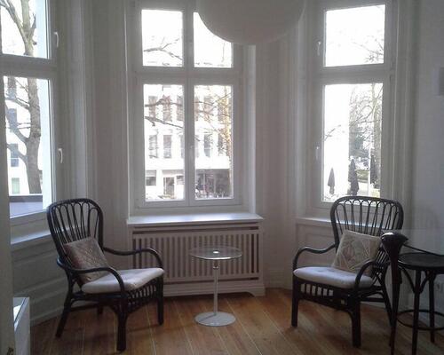 Heizungskörper Verkleidung und Fenster, "Hamburger-Stil"