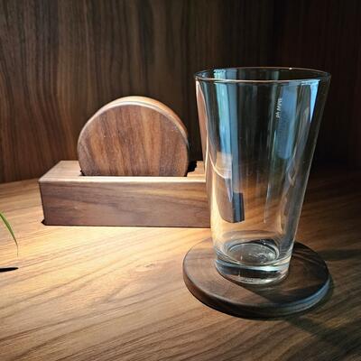 Untersetzer-Set aus Nussbaum-Holz, rund