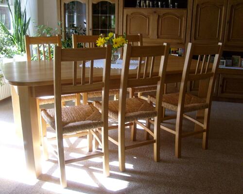 Tisch und Stühle, Maßanfertigung