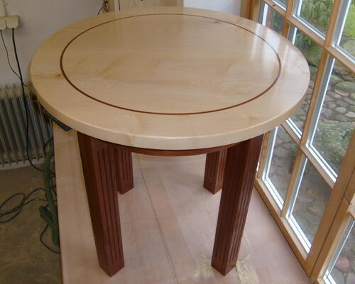 Tisch und Stühle, Maßanfertigung